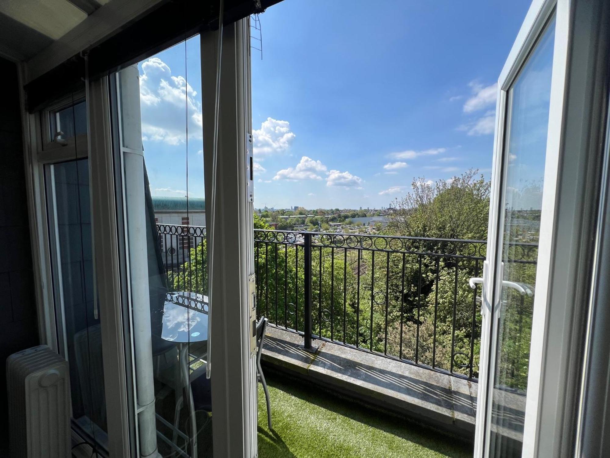 Comfy 2 Bedroom Apartments - Finchley Road, London Londres Exterior foto